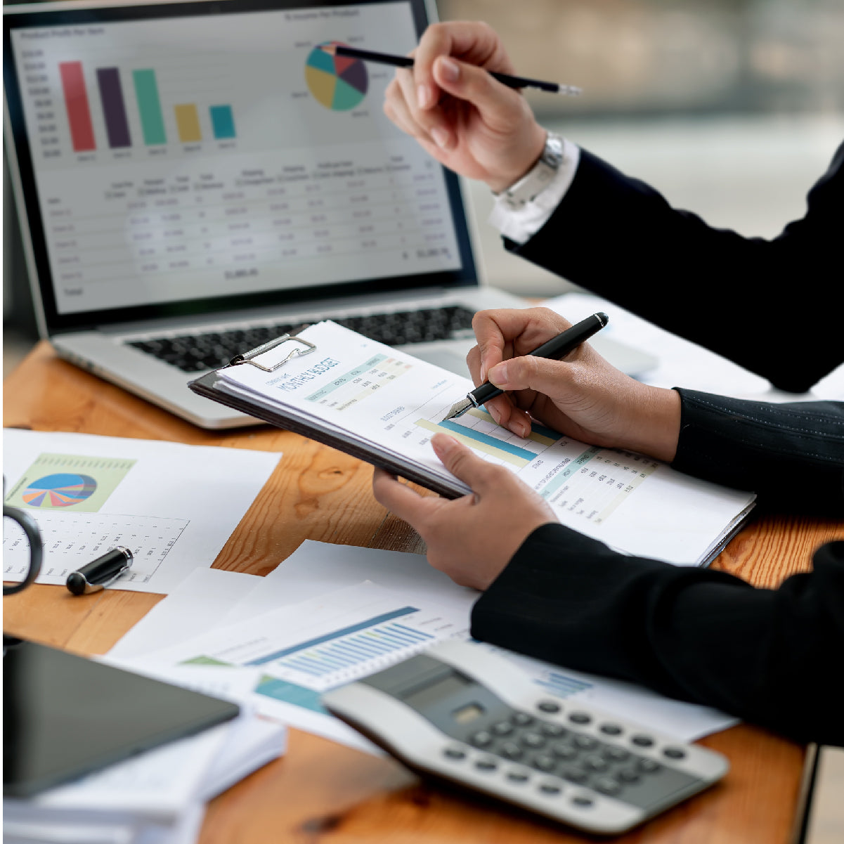 Negocios, emprendimiento y gestión